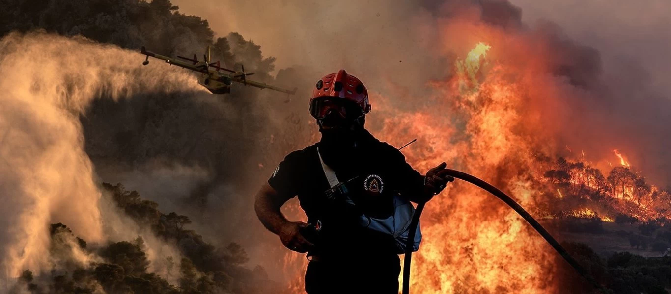 Μεγάλη φωτιά στη χωματερή της Φυλής - Μήνυμα από το 112 στους κατοίκους της περιοχής (upd) (φώτο)